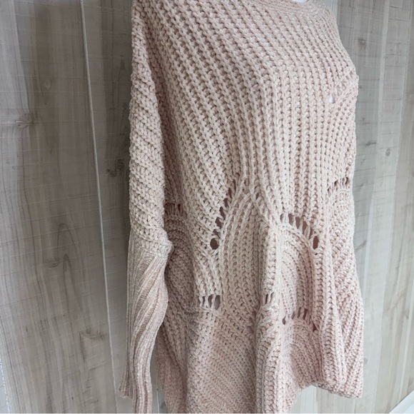 Oversized Chunky Knit Chenille Sweater Boho Size M with Cut-Outs - Picture 3 of 9